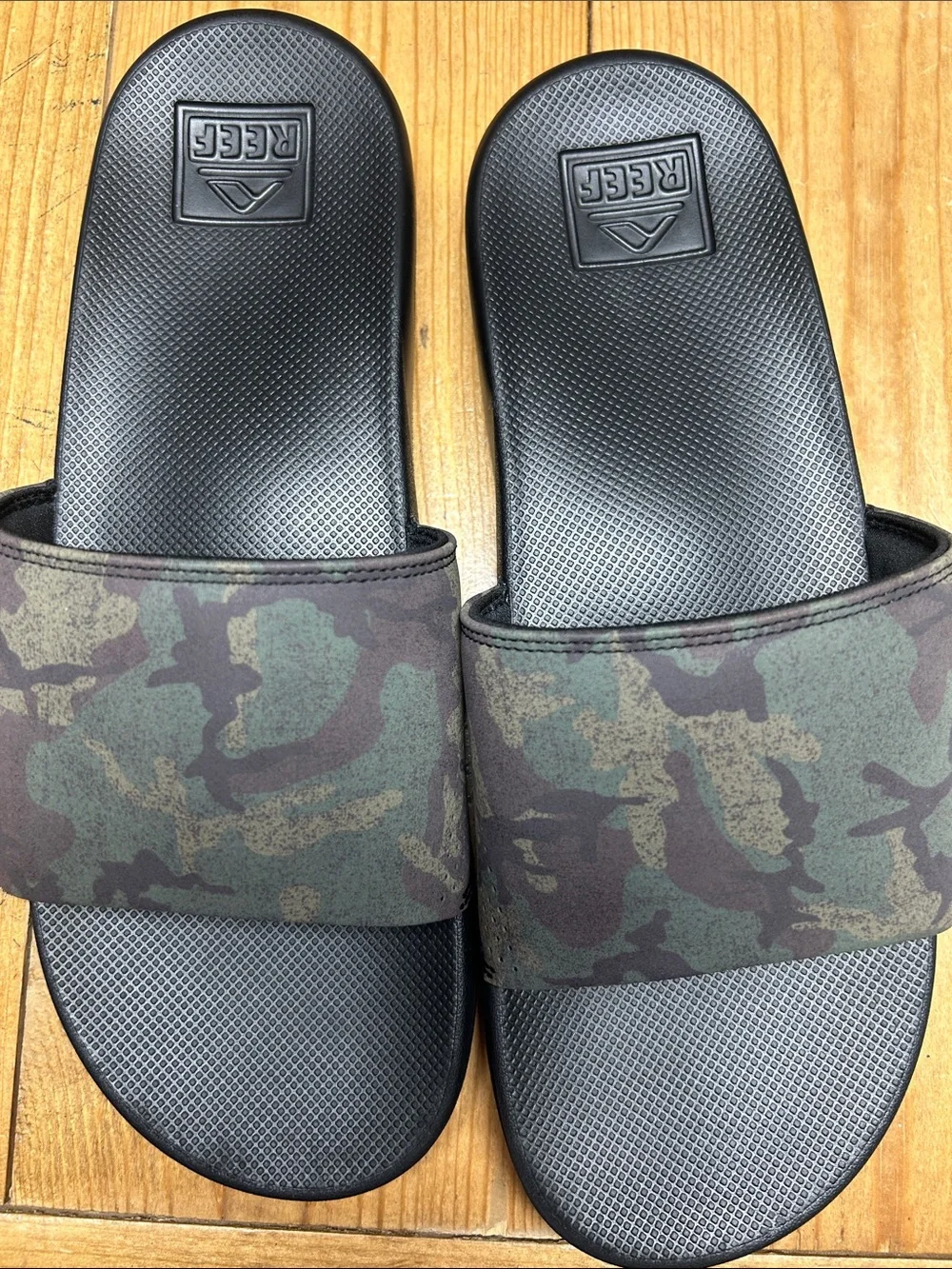 REEF MENS Phanton or Fanning waterproof slides. NWOT. Camo print size 10